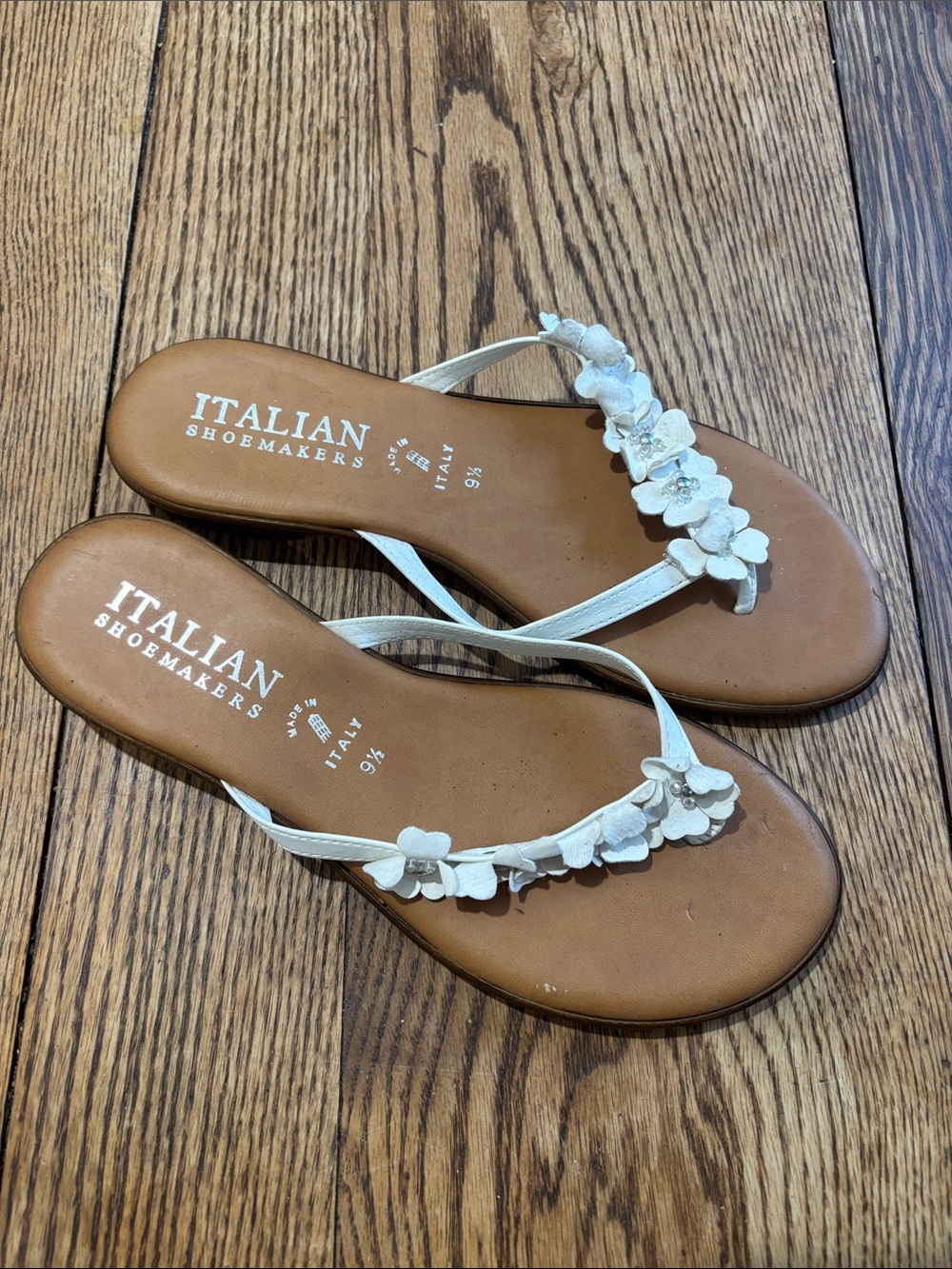 Italian Shoemakers White Floral Toe-Post Sandals